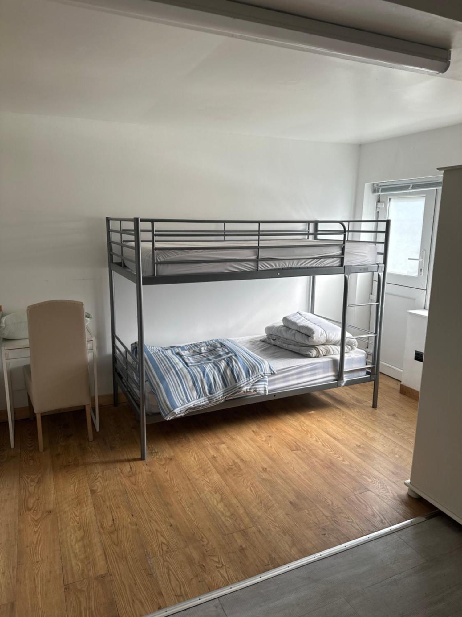 Готель Barrs Court Beds Warmley Екстер'єр фото